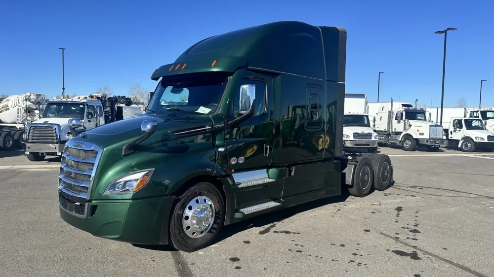 2025 Freightliner Cascadia 126