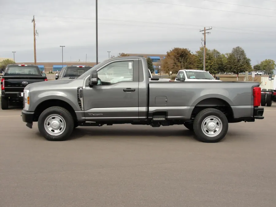 2024 Ford F-350 | Photo 2 of 16