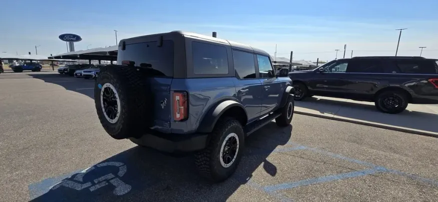 2024 Ford Bronco | Photo 5 of 35