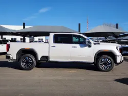 2025 GMC Sierra 2500HD Denali Ultimate | Thumbnail Photo 1 of 31