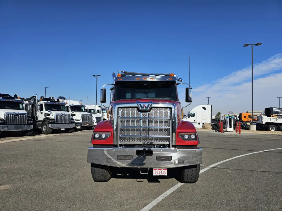 2024 Western Star 49X | Photo 2 of 21