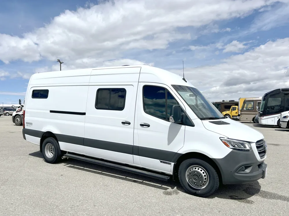 2023 Winnebago Adventure Wagon 70 SE