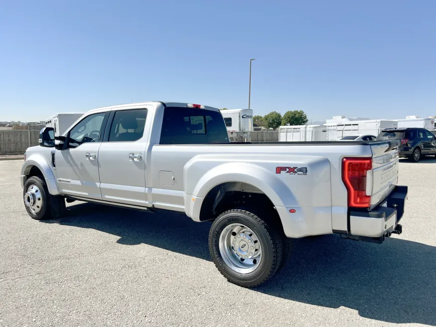 2019 Ford F-450 Platinum | Photo 13 of 23