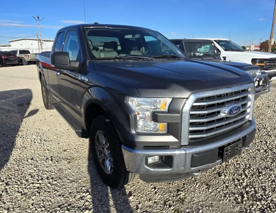 2016 Ford F-150 | Photo 2 of 3