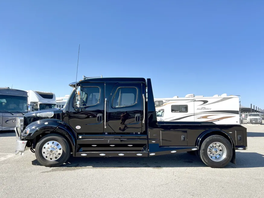 2023 Freightliner M2 112 SUMMIT HAULER | Photo 2 of 23