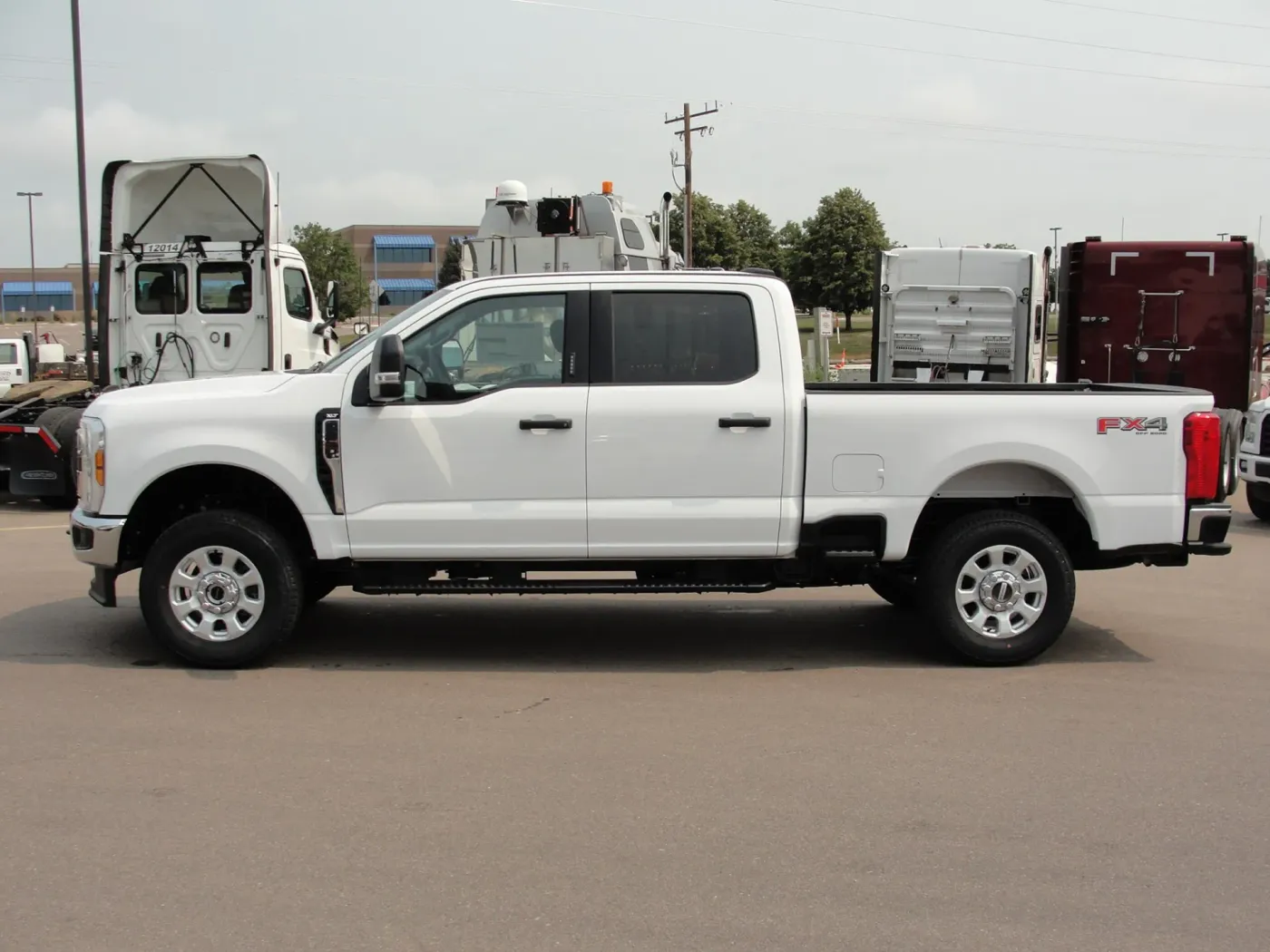 2024 Ford F-250 | Photo 2 of 14