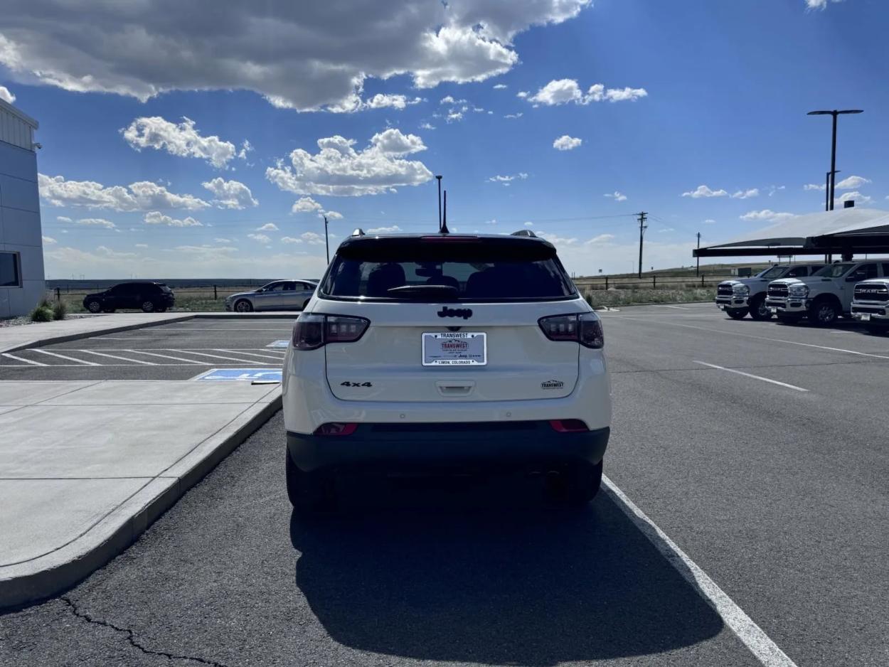 2018 Jeep Compass Altitude | Photo 6 of 16