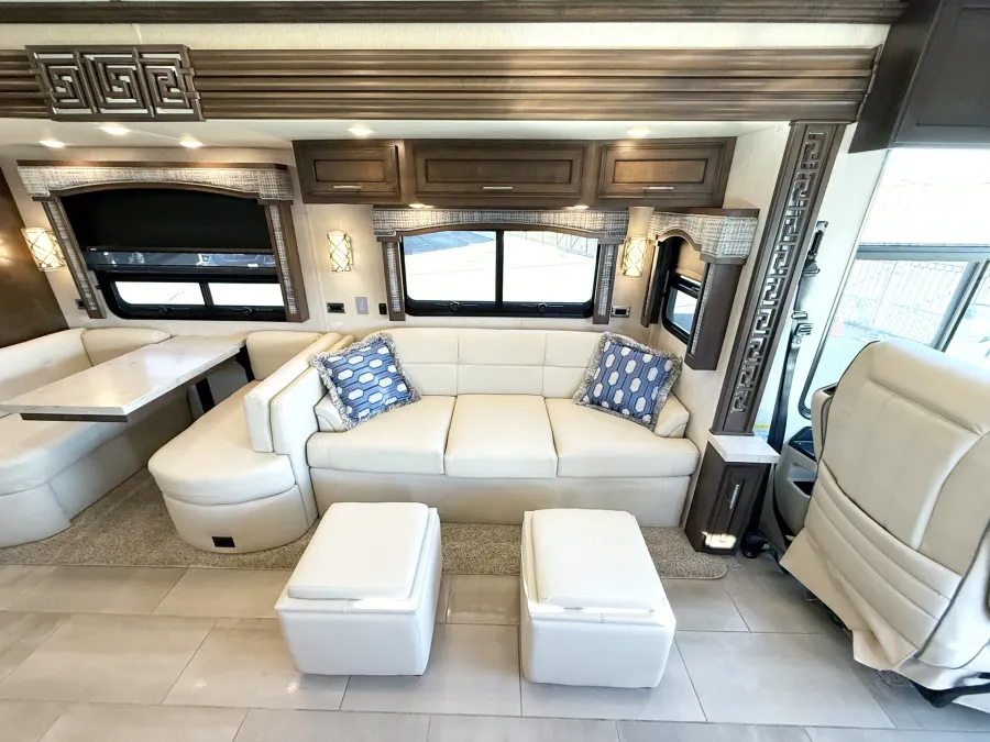 2020 Newmar Ventana 3709 | Photo 8 of 28