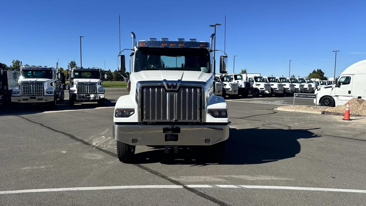 2025 Western Star 49X | Photo 2 of 14