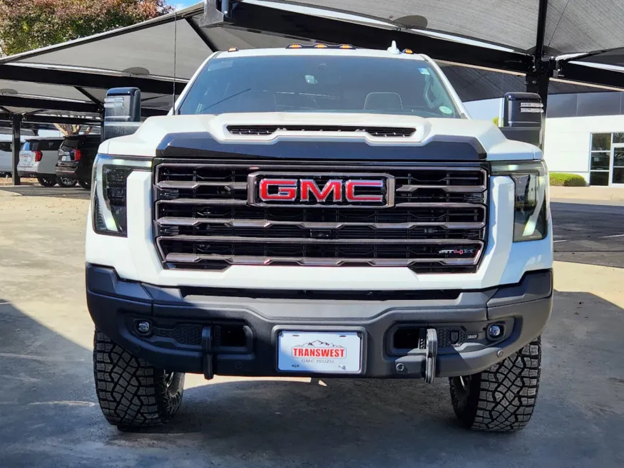 2025 GMC Sierra 2500HD AT4X | Photo 4 of 32