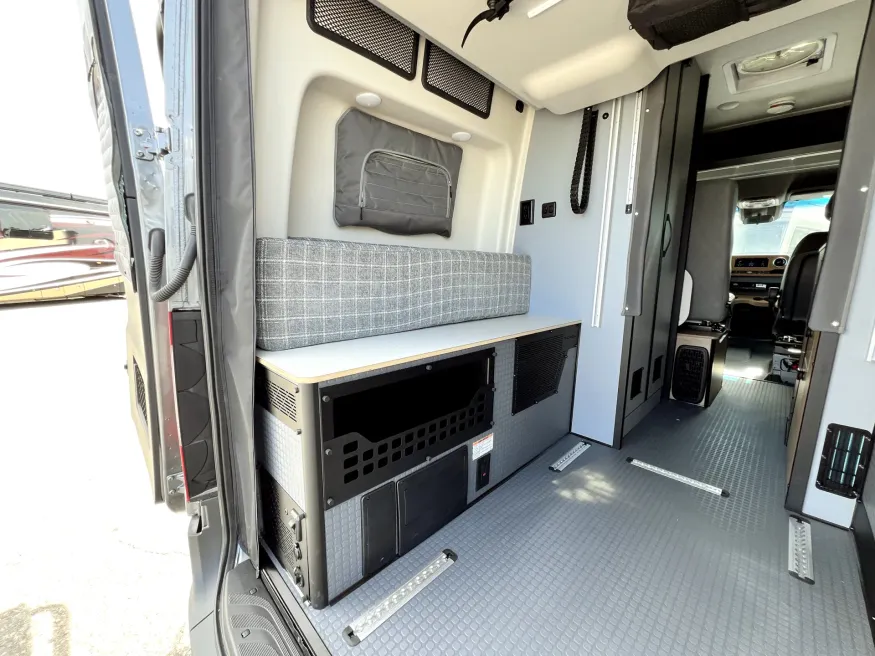 2025 Winnebago Revel 44E | Photo 15 of 19