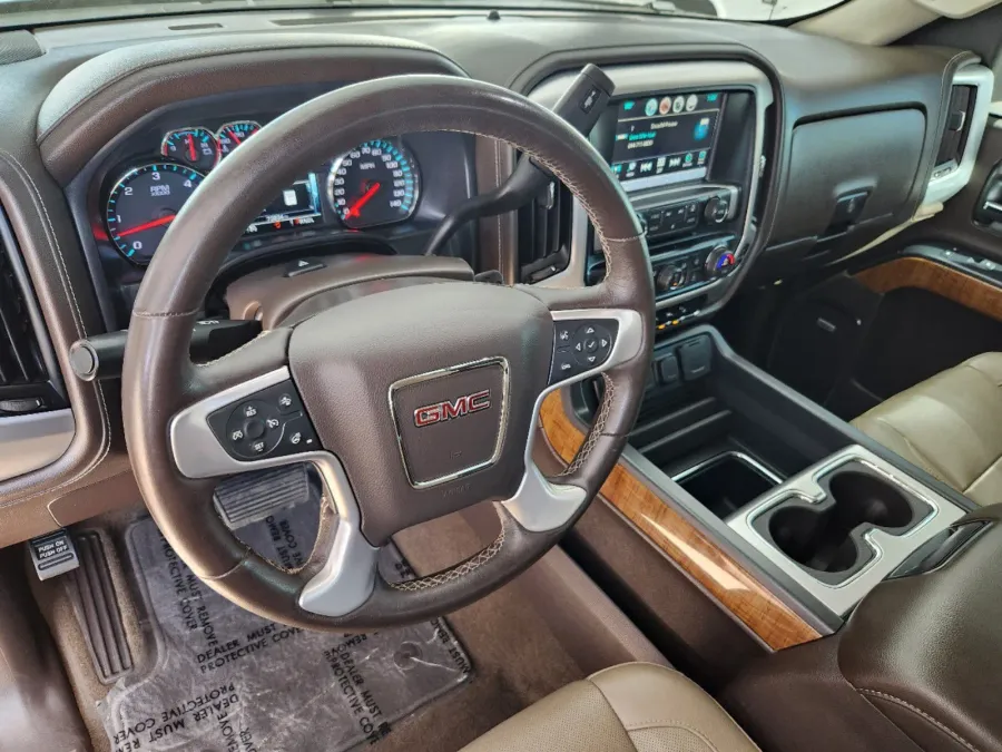 2018 GMC Sierra 1500 SLT | Photo 7 of 31