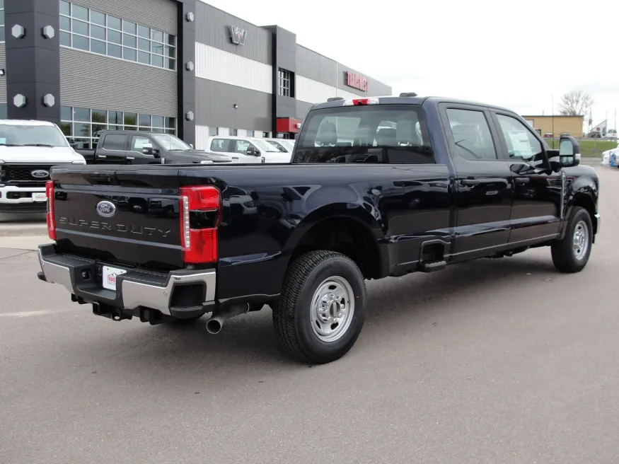 2024 Ford F-350 | Photo 5 of 15