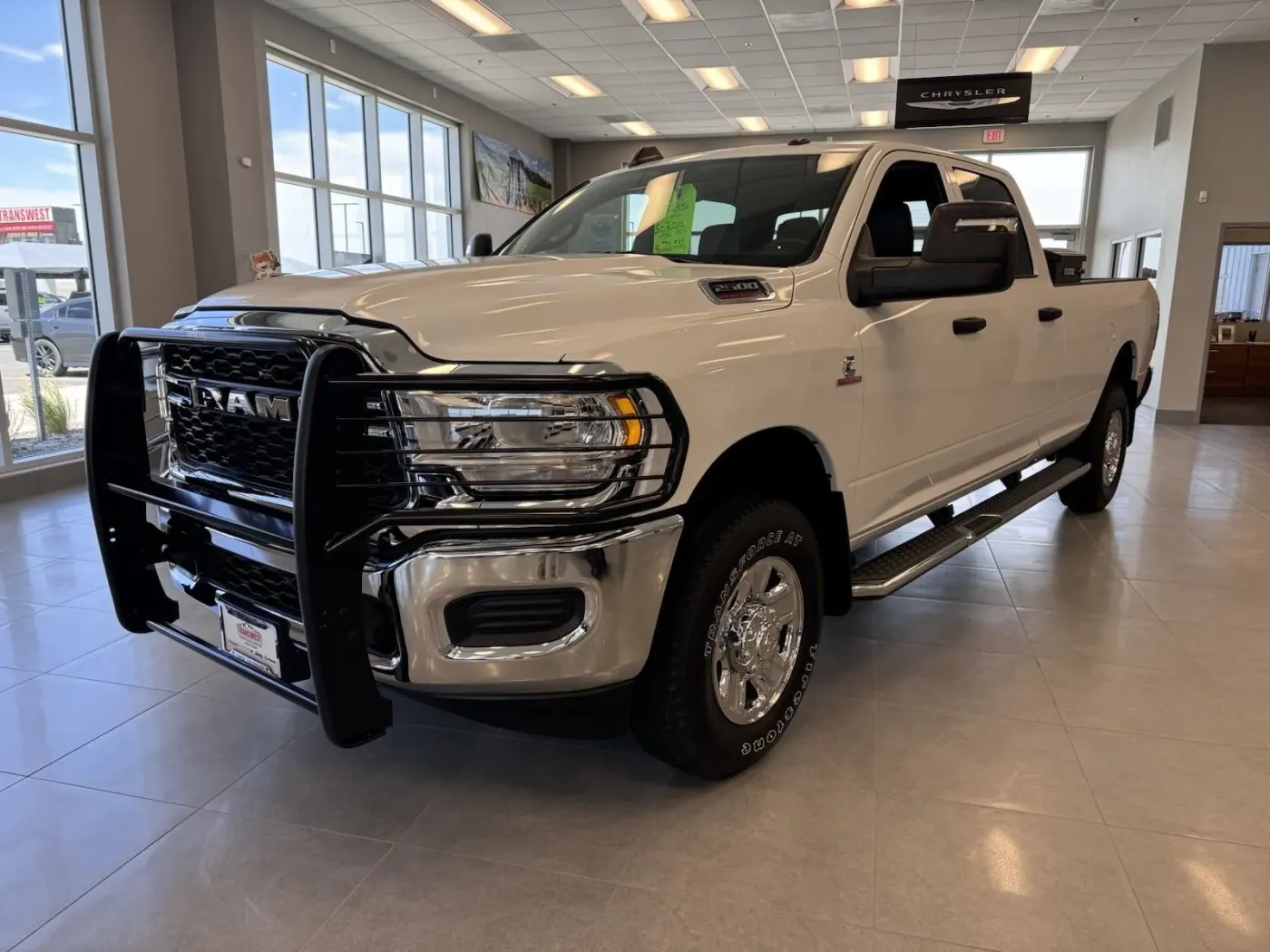 2024 RAM 2500 Tradesman | Photo 2 of 16