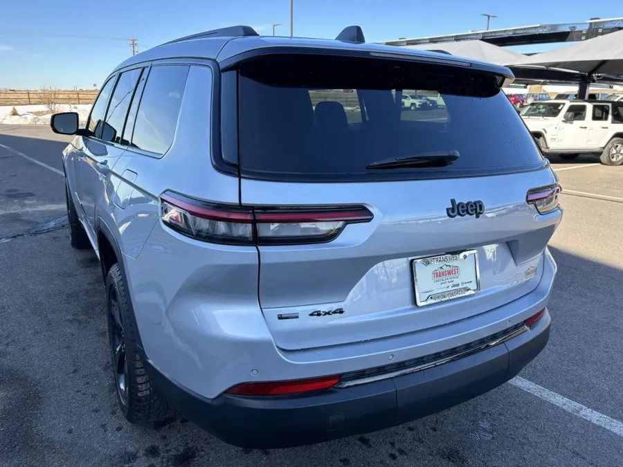 2021 Jeep Grand Cherokee L Altitude | Photo 6 of 18