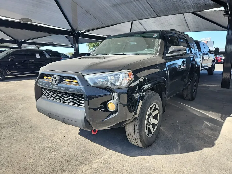 2019 Toyota 4Runner | Photo 2 of 3