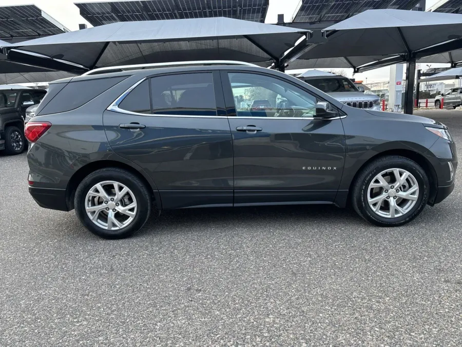 2020 Chevrolet Equinox LT | Photo 5 of 21