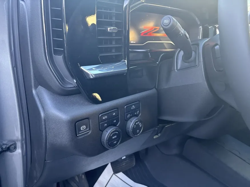 2025 Chevrolet Silverado 1500 LT | Photo 12 of 19