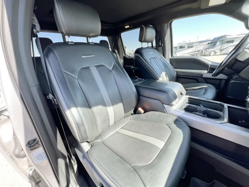 2019 Ford F-450 Platinum | Photo 20 of 23