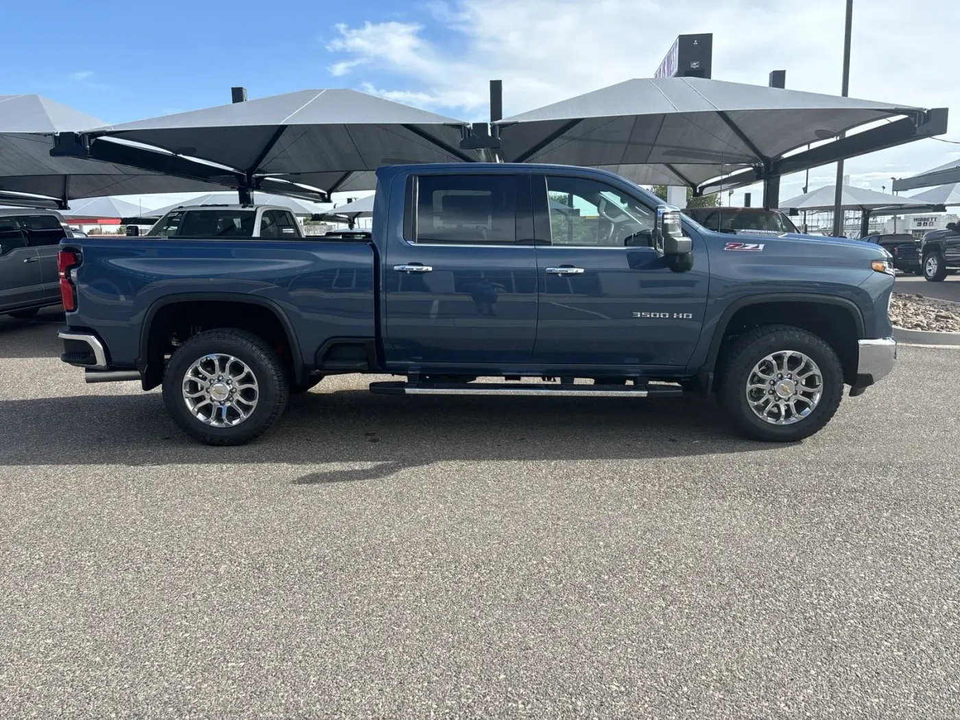 2024 Chevrolet Silverado 3500HD LTZ | Photo 5 of 23