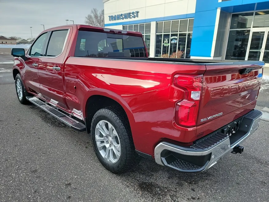 2022 Chevrolet Silverado 1500 LTZ | Photo 2 of 21