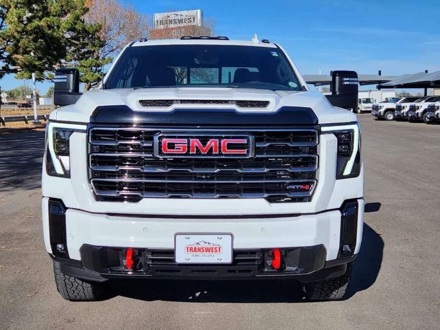 2025 GMC Sierra 2500HD AT4 | Photo 4 of 31