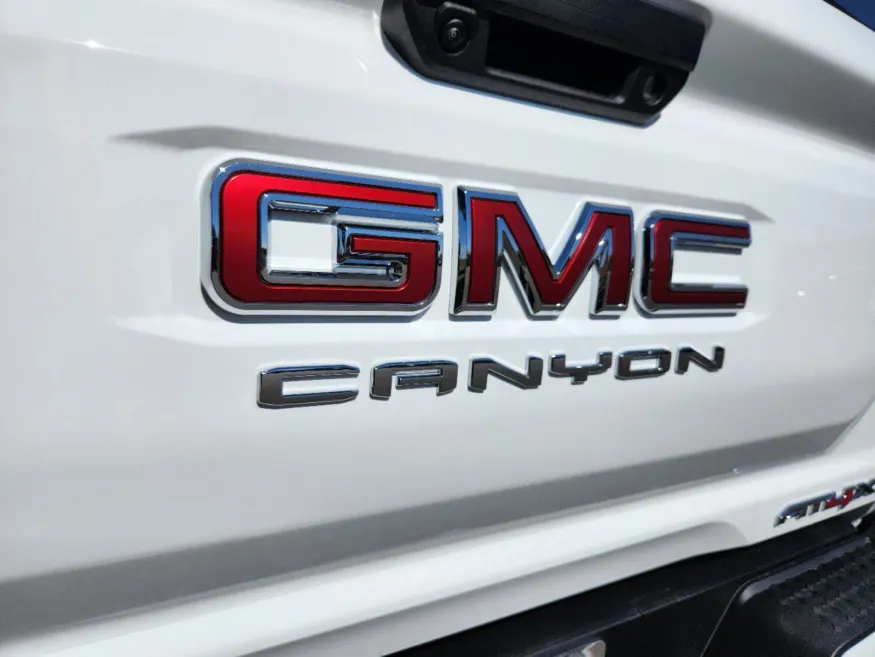 2024 GMC Canyon 4WD AT4X | Photo 13 of 29