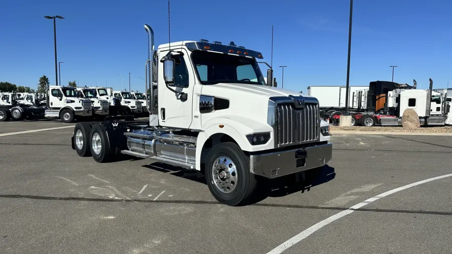 2025 Western Star 49X | Photo 3 of 14