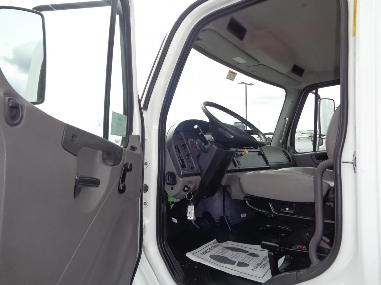 2020 Freightliner M2 106 | Photo 15 of 60