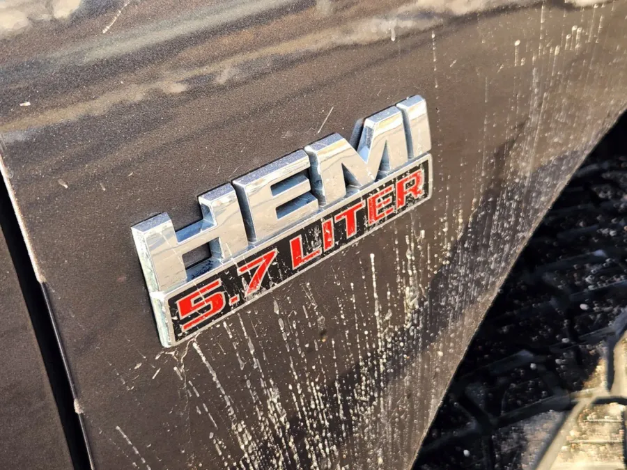 2015 RAM 1500 Sport | Photo 20 of 33