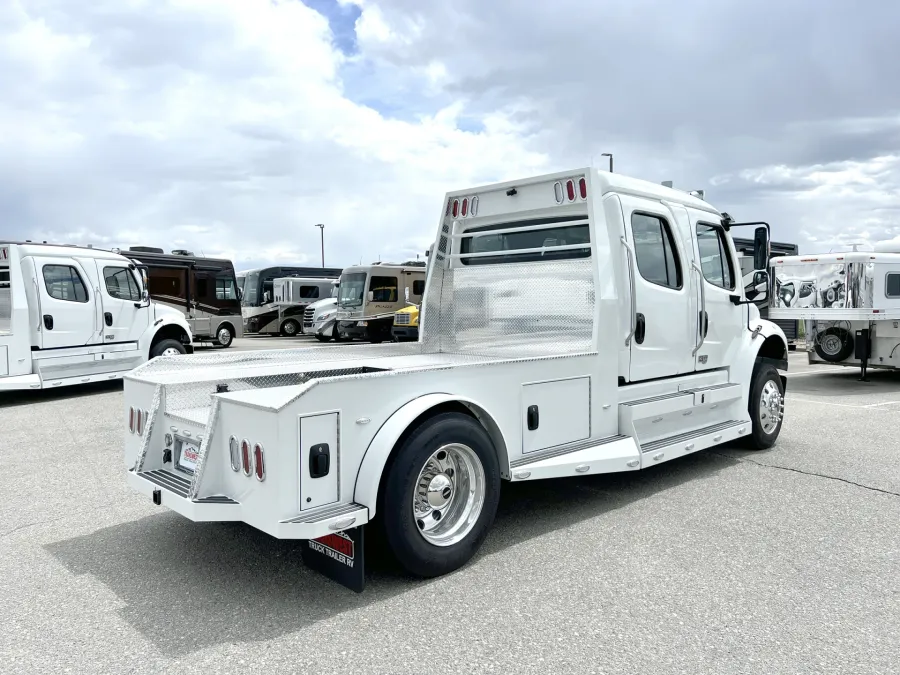 2024 Freightliner M2 106 Plus Summit Hauler | Photo 17 of 26