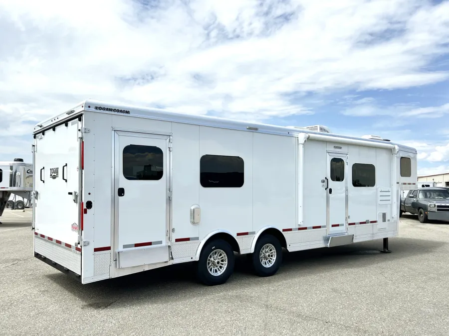 2022 Logan Coach Ultimate Sports Hauler | Photo 14 of 25