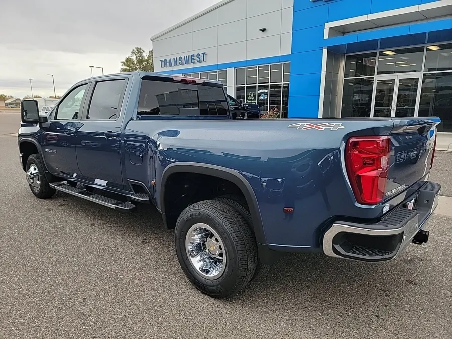 2025 Chevrolet Silverado 3500HD LT | Photo 2 of 17