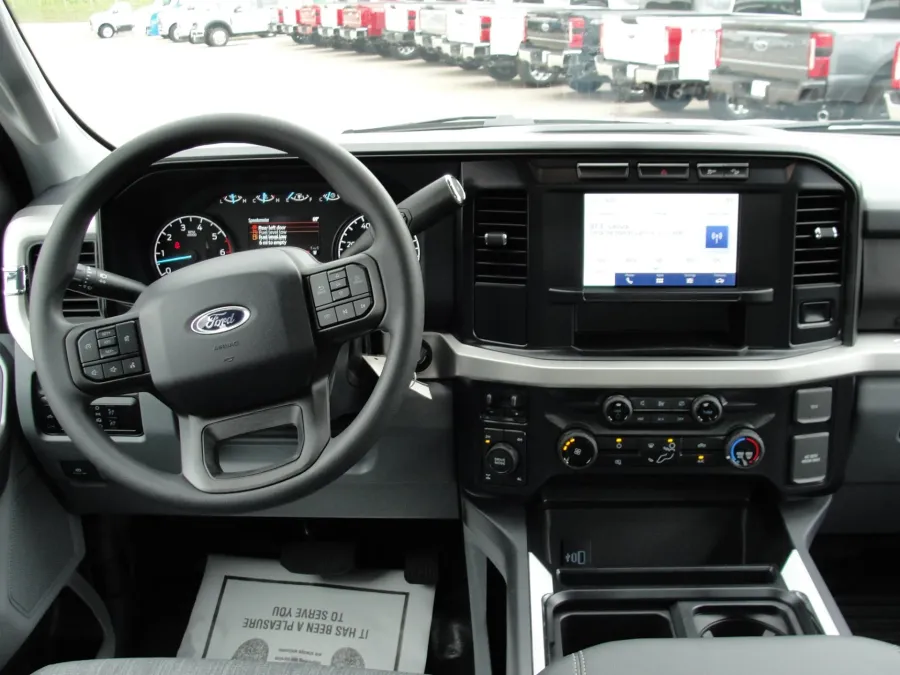 2024 Ford F-250 | Photo 10 of 18