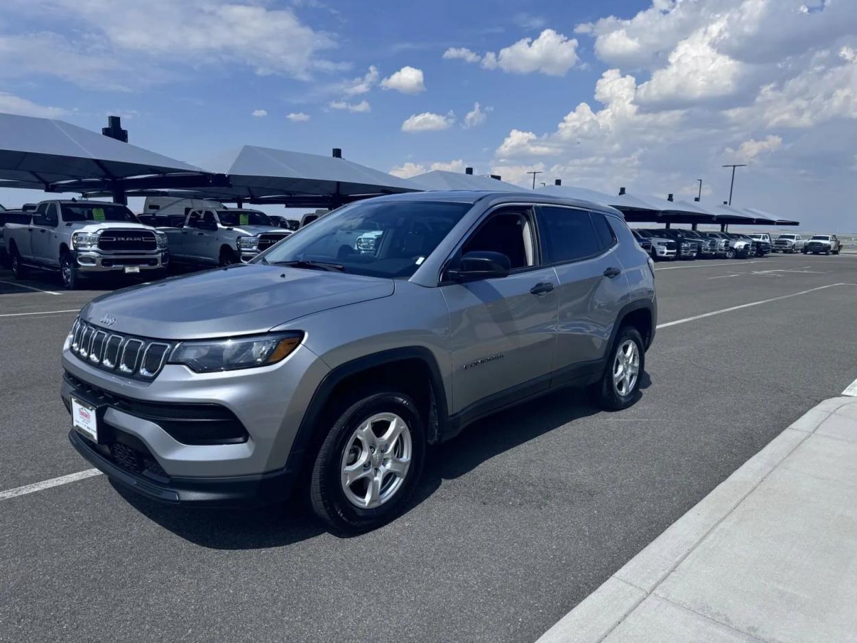 2022 Jeep Compass Sport | Photo 4 of 20