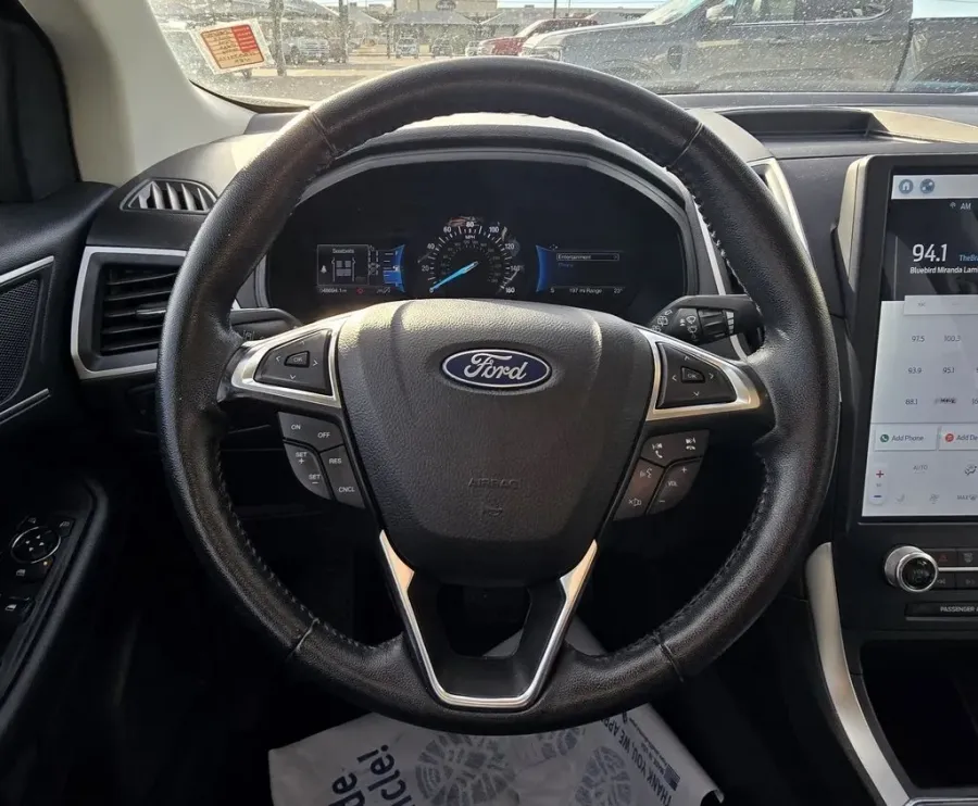 2022 Ford Edge | Photo 15 of 28