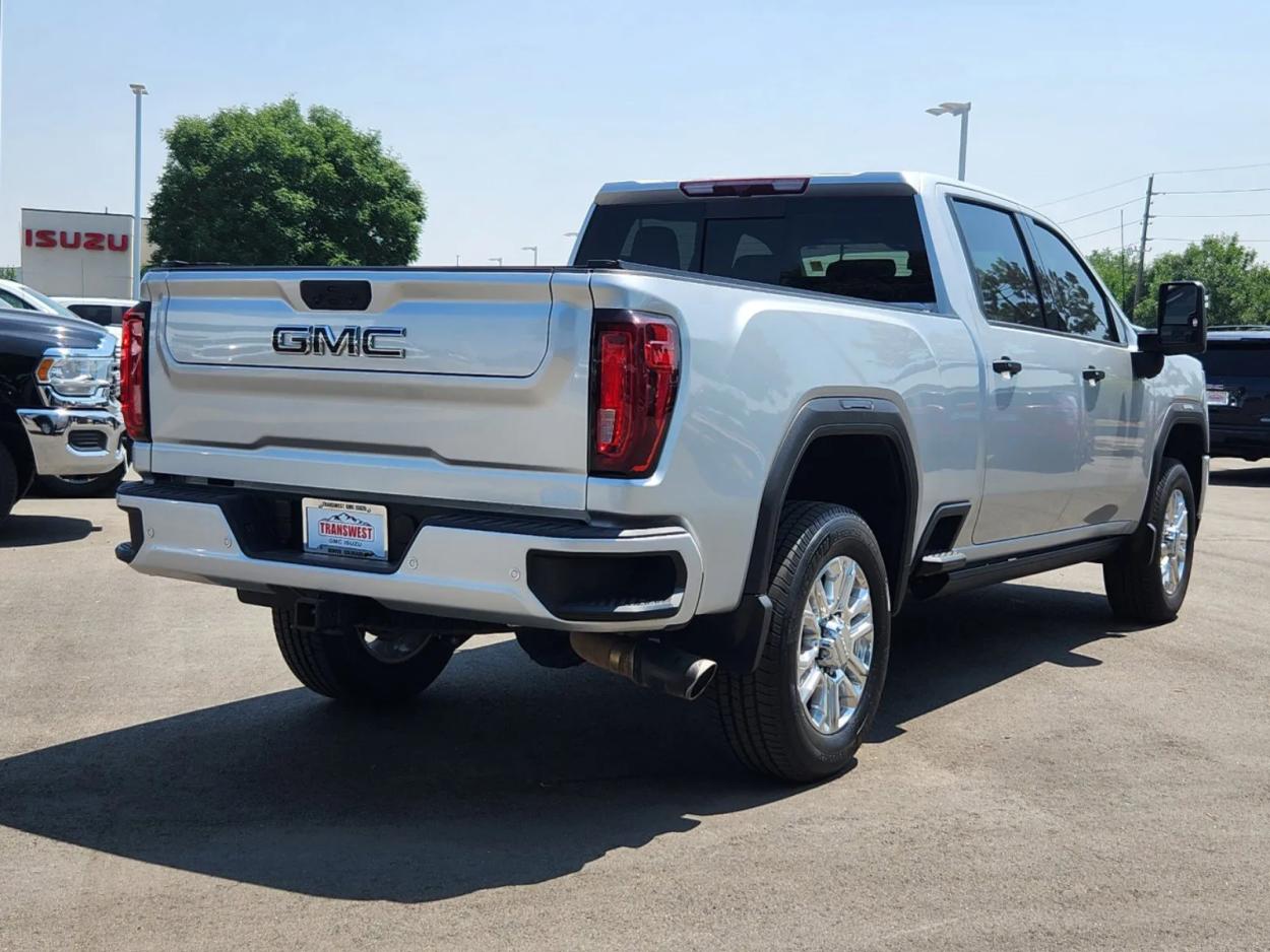 2022 GMC Sierra 3500HD Denali | Photo 2 of 28