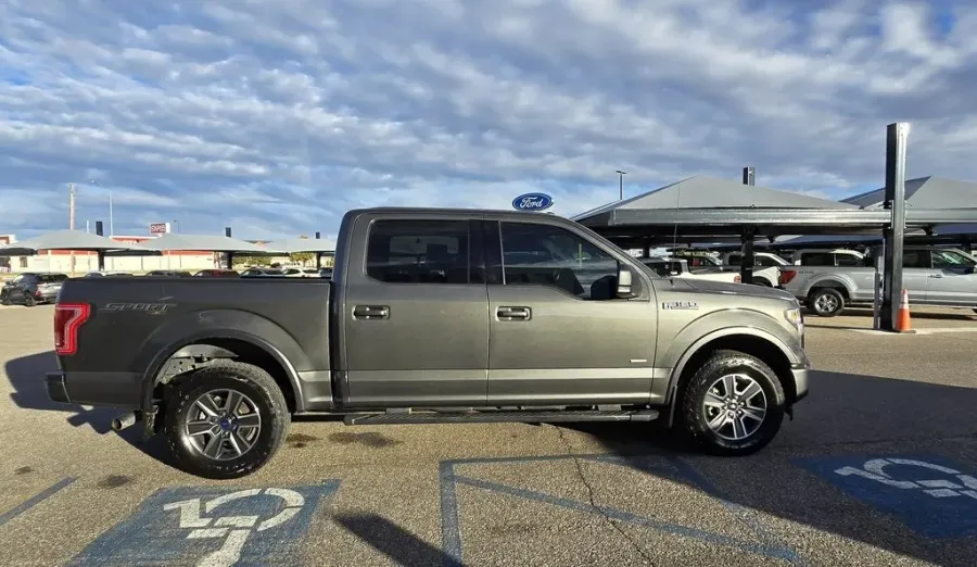 2017 Ford F-150 | Photo 4 of 28