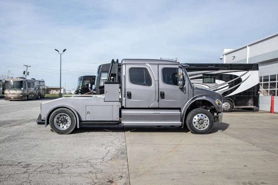 2023 Freightliner M2 106 Bolt | Photo 6 of 14