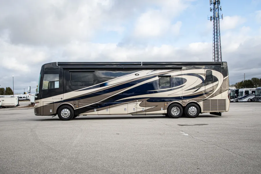 2018 Newmar London Aire 4533 | Photo 1 of 17