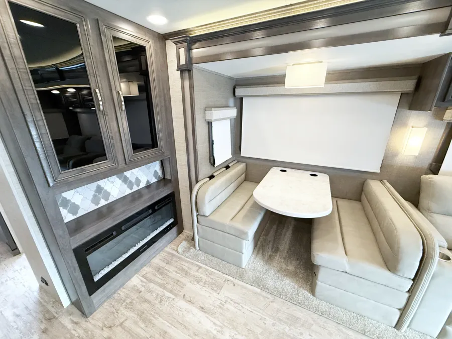 2023 Entegra Coach Accolade 37M | Photo 12 of 28