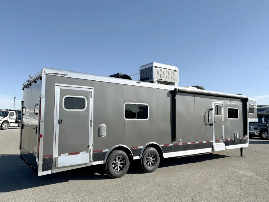 2019 Logan Coach Ultimate Sports Hauler | Photo 15 of 26