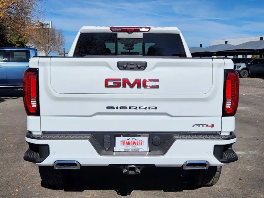 2025 GMC Sierra 1500 AT4 | Photo 12 of 32