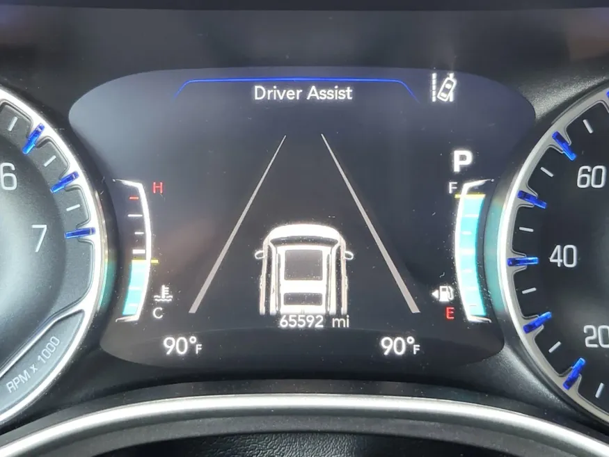 2022 Chrysler Pacifica Touring L | Photo 20 of 27