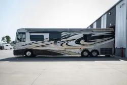 2015 Newmar London Aire 4503 | Thumbnail Photo 3 of 14