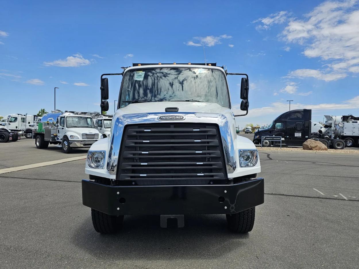 2024 Freightliner 114SD | Photo 2 of 22