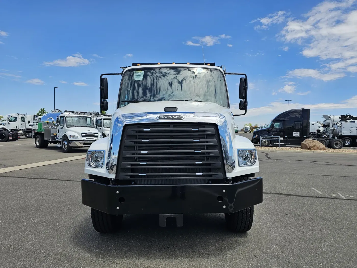 2024 Freightliner 114SD | Photo 2 of 22