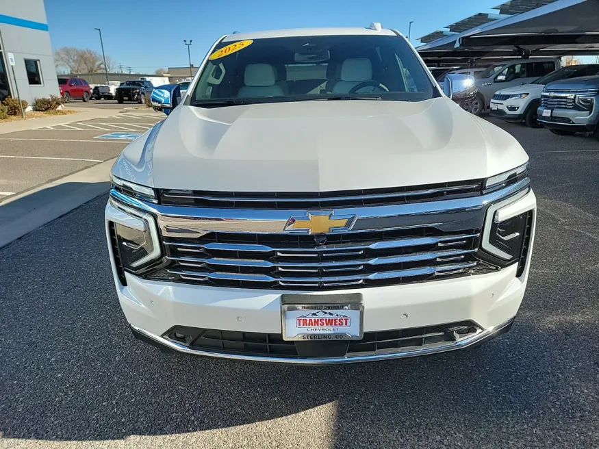 2025 Chevrolet Suburban Premier | Photo 10 of 24