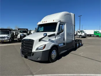 2023 Freightliner Cascadia 126