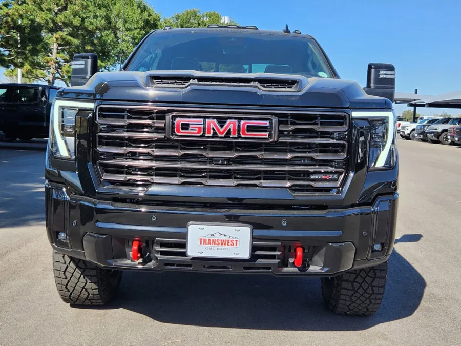 2025 GMC Sierra 2500HD AT4X | Photo 4 of 28